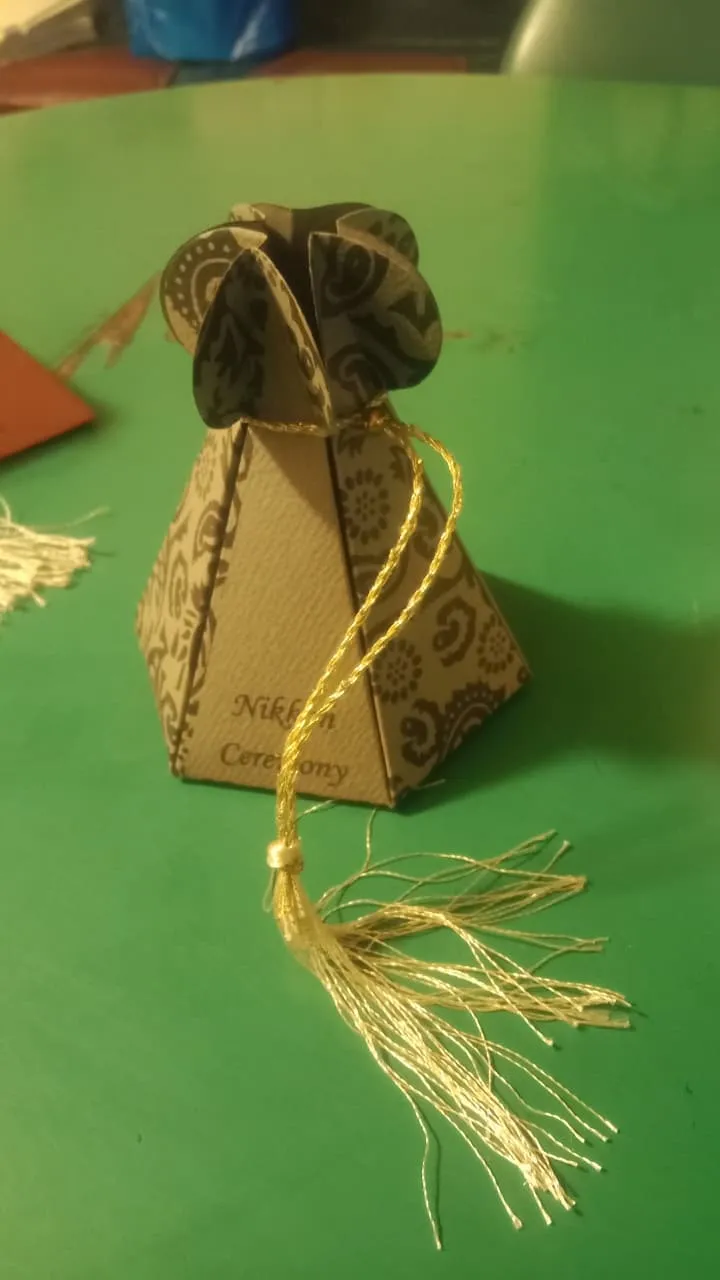Triangle Favor boxes